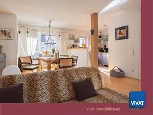 Sehr komfortable City-Wohnung in gesuchter Lage mit Balkon, Loggia, EBK & optionalem TG-Stellplatz.