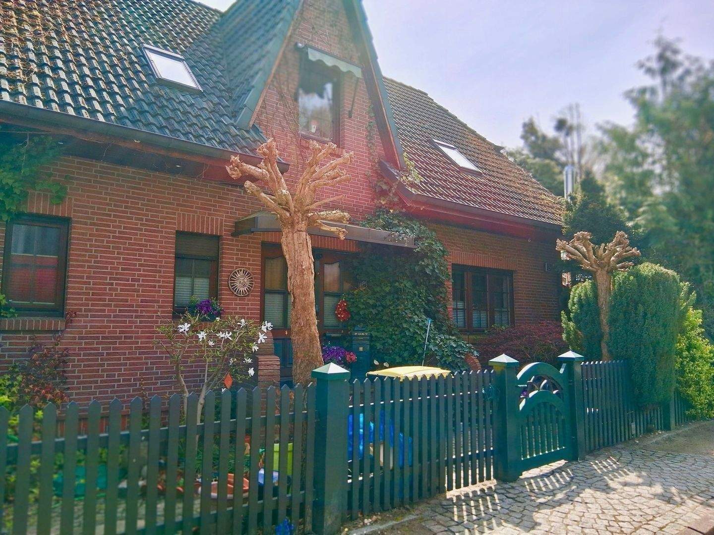 Courtagefrei - FRIESENHAUS - Bus und S Bahn Krupunder in ein paar Gehminuten - 277 m2 Wfl/Nfl. – Hamburg – Vorschaubild 5