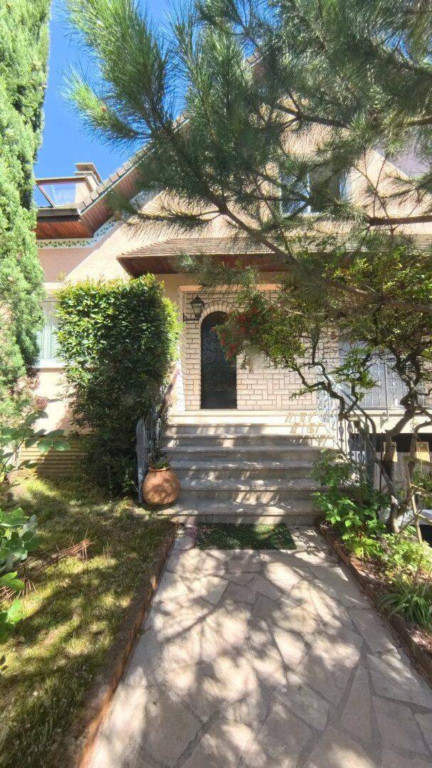 Maison 8 pièces 200 m² · à Maisons-Alfort · 200 m² · 840 000 €
