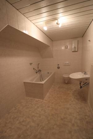 Renovierte 3-Zimmer Wohnung – 8468 Reichenbach – Vorschaubild 3