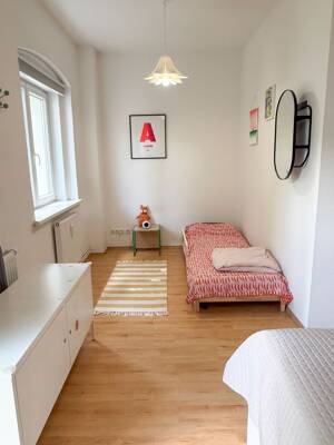 Charmante 3-Zimmer-Altbauwohnung mit zwei Balkonen und großem Gemeinschaftsgarten in Prenzlauer Berg – 10407 Berlin – Vorschaubild 8