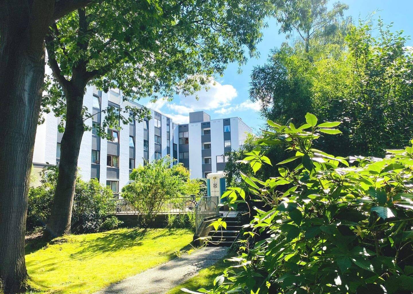 Große, sanierte 5-Zimmer EGTW, Nähe Stern/Bürgerpark,140 m², Loggia, TG, EBK, TG Platz, ruhig, gepflegt, zentral, Parklage Raum Wachmannstraße – Bremen – Vorschaubild 2