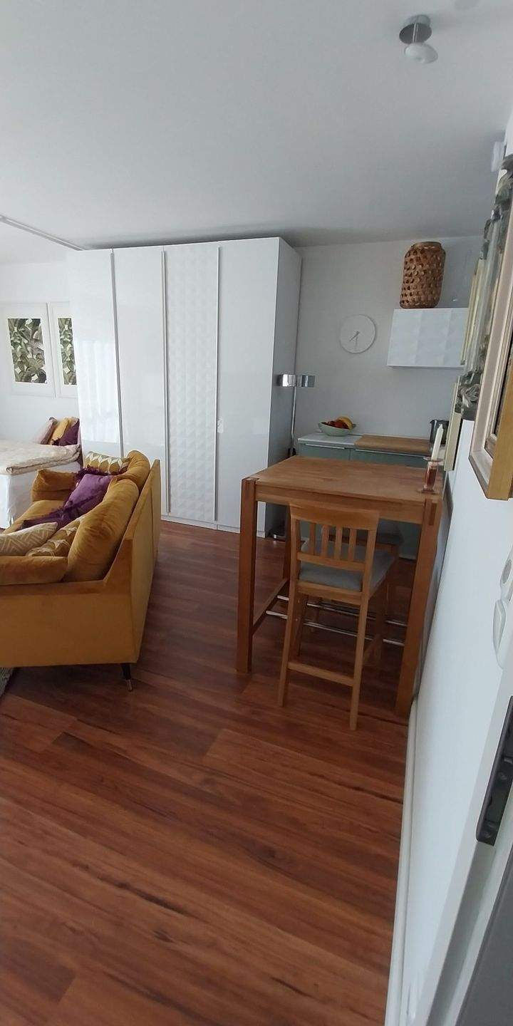Stilvolles Studio Apartment mit Terrasse – Augsburg – Vorschaubild 5