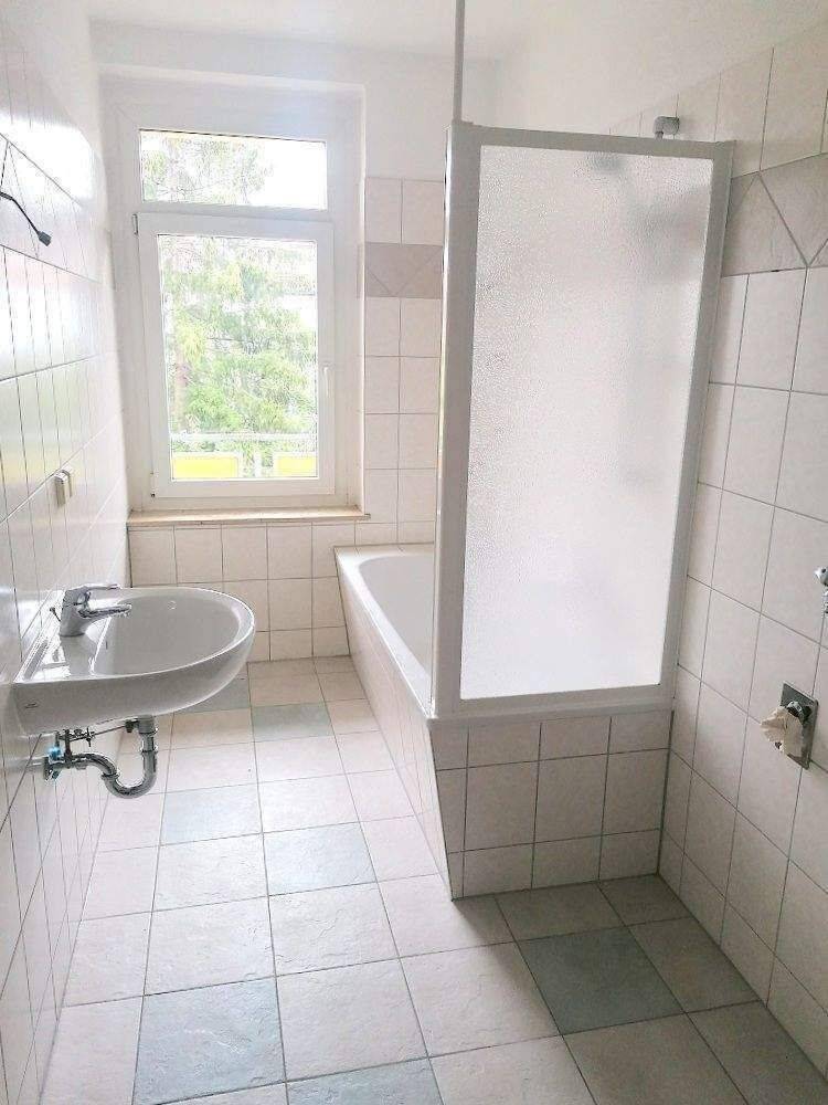 !! 3-Zimmer-Wohnung mit Fußbodenheizung, Balkon, PKW-Stellplatz in ruhiger Nebenstraße !! – Chemnitz – Vorschaubild 7