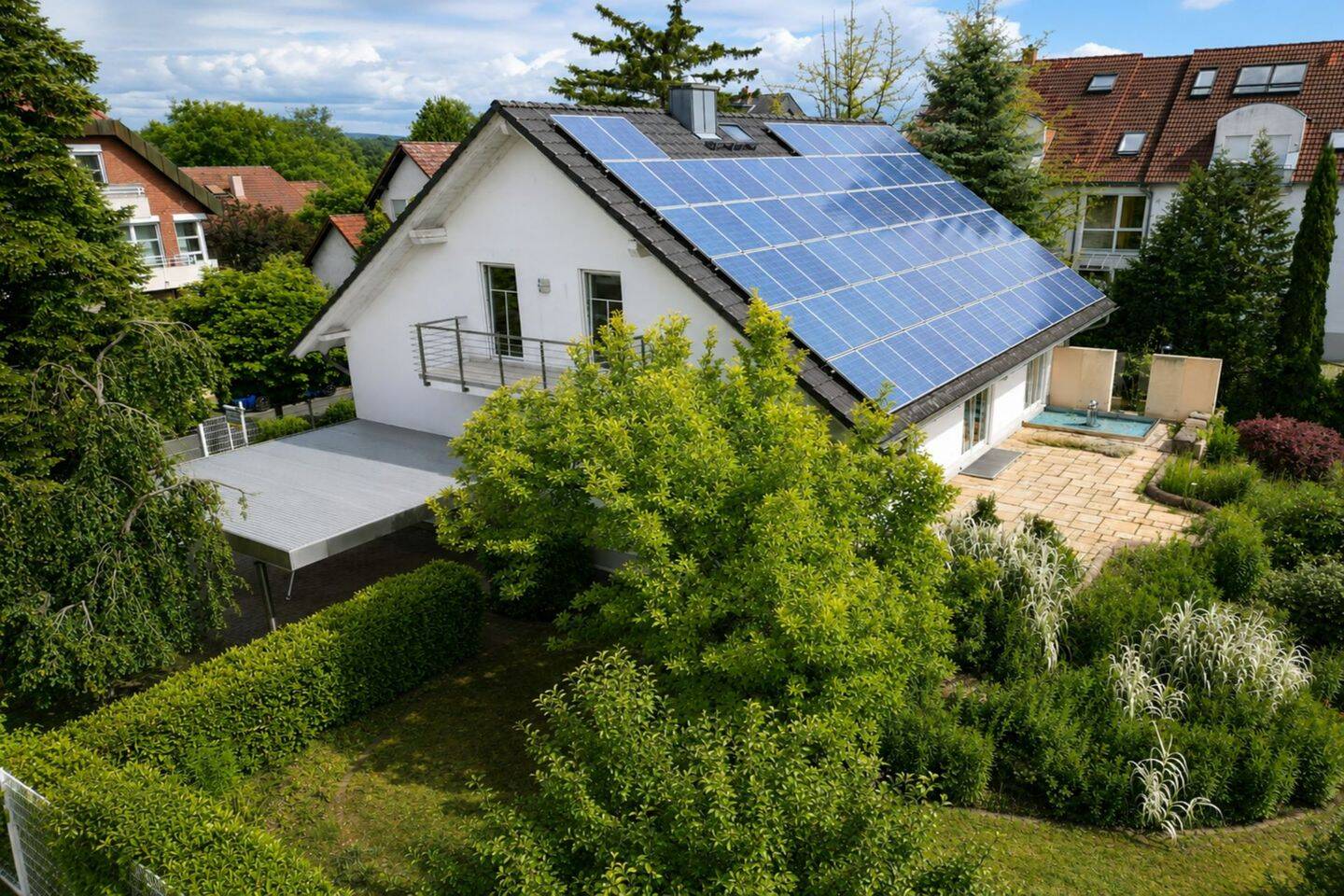 Exklusives Hebel-Haus in Nauheim: ca. 355 m² Wohn-/Nutzfläche mit PV und großem Grundstück