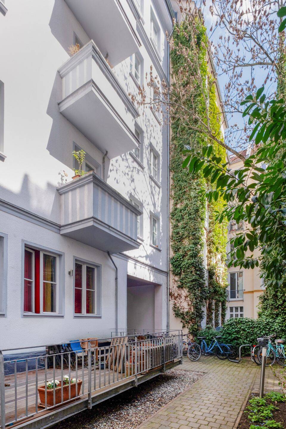 Vier-Zimmer Familienwohnung mit Südbalkon im ruhigen Travekiez – Berlin – Vorschaubild 8