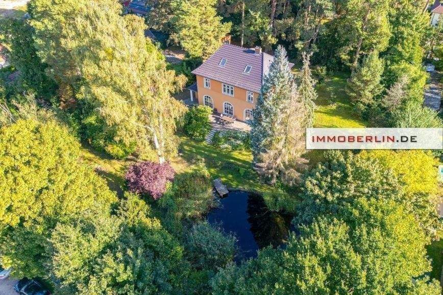 IMMOBERLIN.DE – Toplage! Perfekt sanierte Villa mit phantastischem Parkgarten – Woltersdorf – Bild 1 von 8