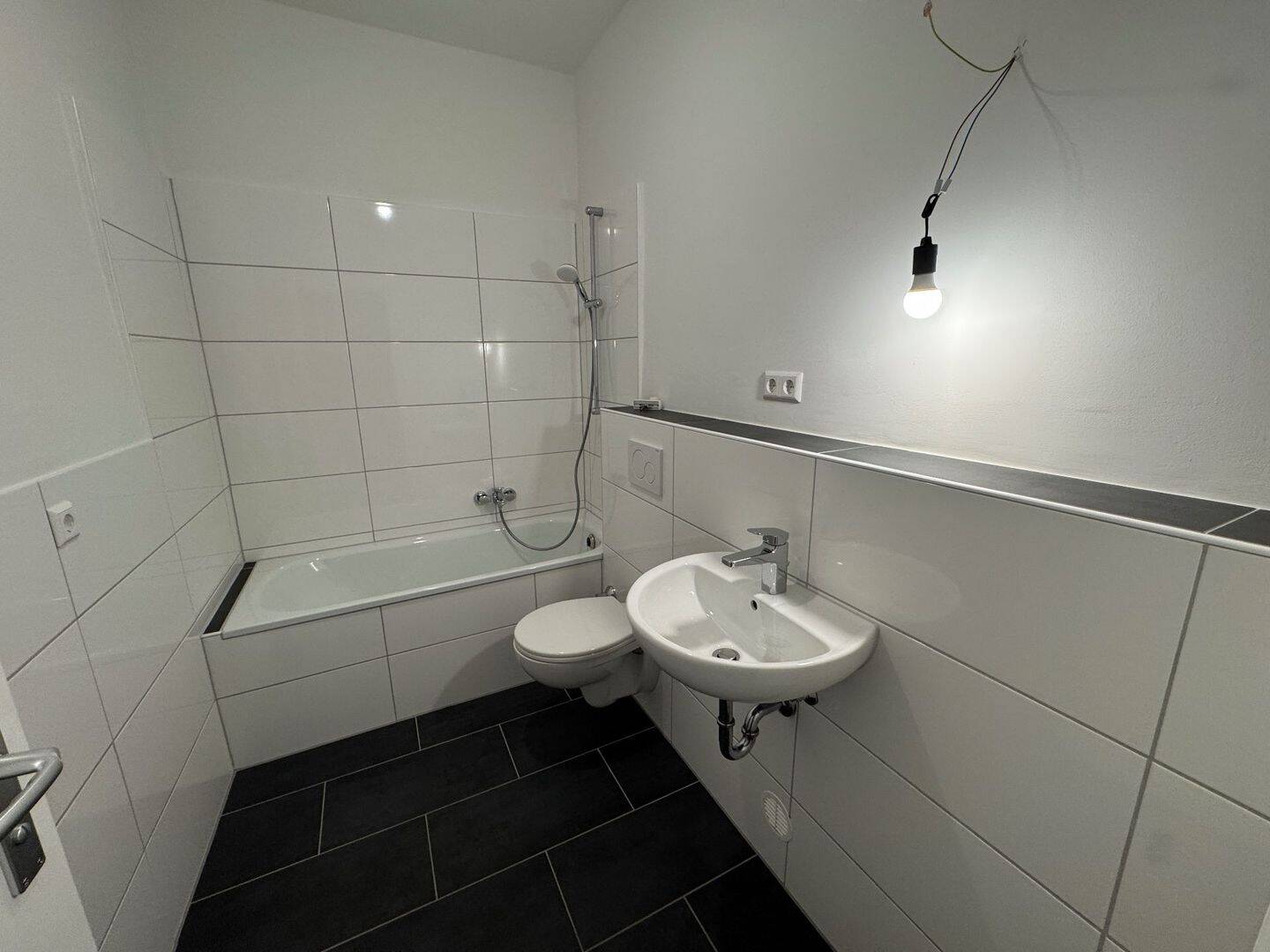 *** Erstbezug nach Sanierung! Wunderschöne 3-4 Zimmerwohnung Nähe Grafenberger Wald *** – Düsseldorf – Vorschaubild 4