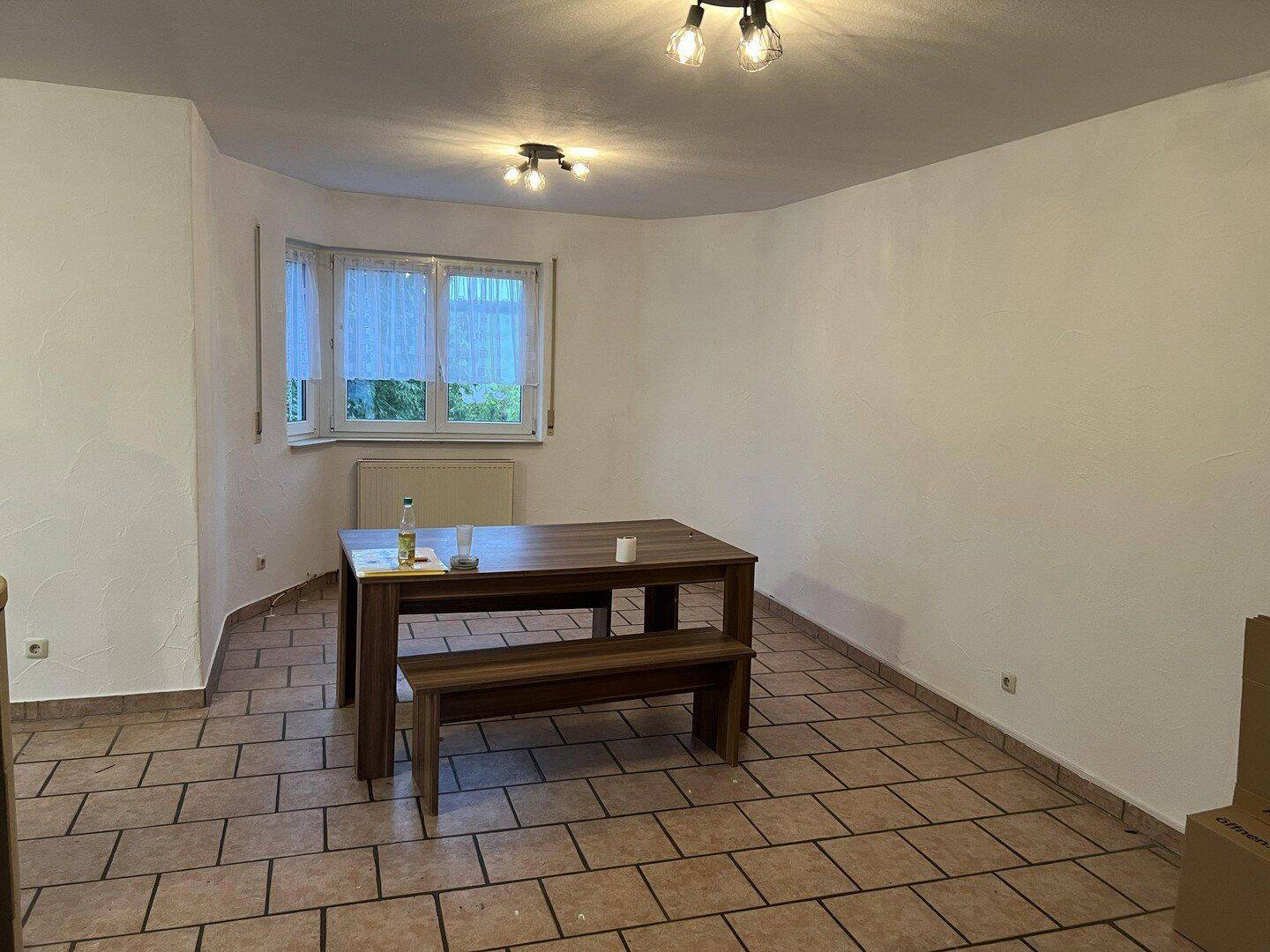Schöne DHH am Ortsrand mit unverbautem Blick // 147qm Wohnfläche / 7 Zimmer / Einziehen & Wohlfühlen – Itzgrund – Vorschaubild 8