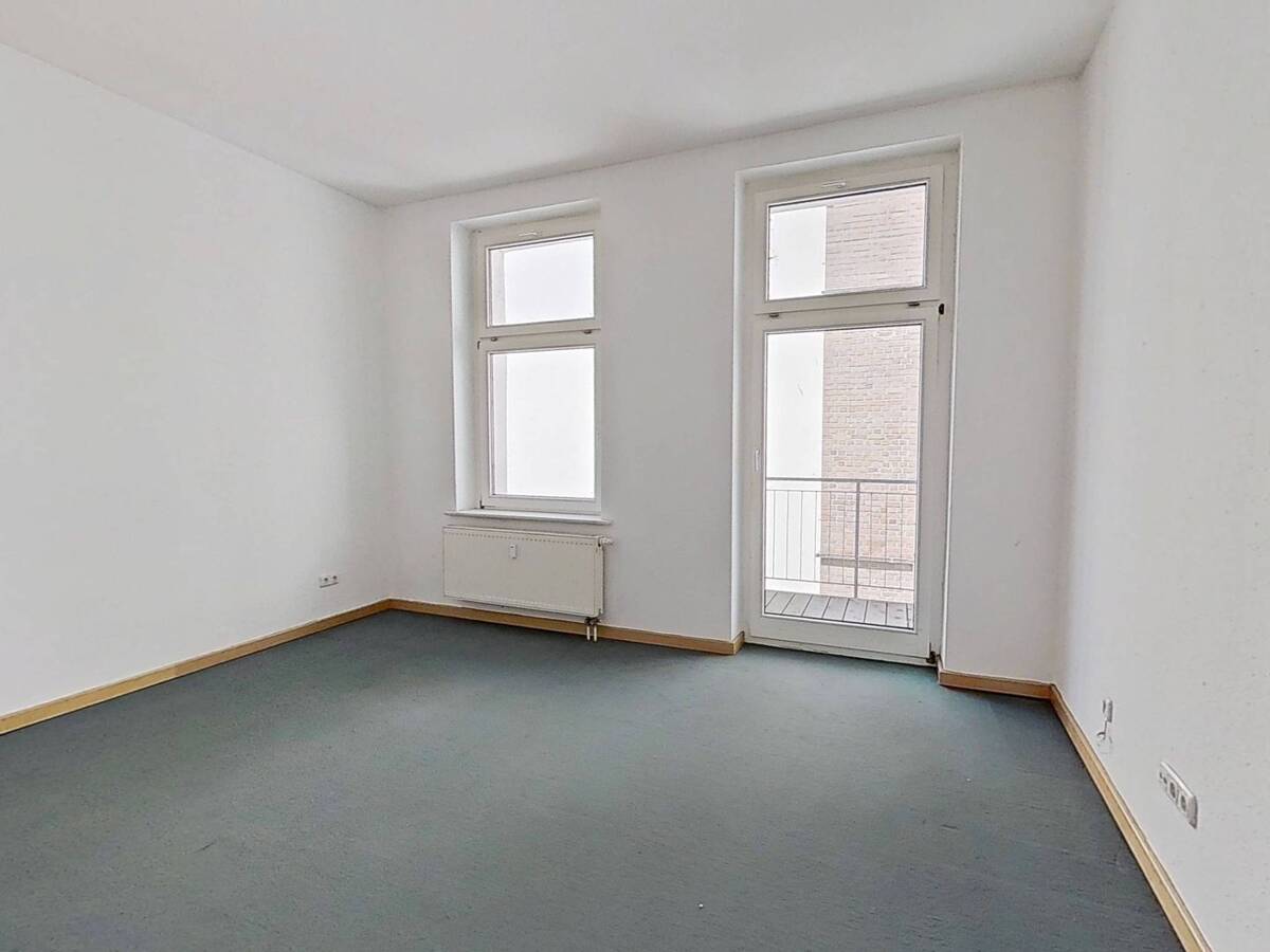 Die Blätter fallen, die Miete auch - 1 NKM als Herbstgeschenk: Attraktive 3-Zimmer-Wohnung mit Einbauküche und 2 Balkonen ++ – 39104 Magdeburg – Bild 1 von 9