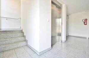 "Ein Ort der Ruhe, Eleganz und Lebensqualität" Exklusives Wohnen mit privatem Gartenensemble und überdachter Terrasse – 94032 Passau – Vorschaubild 4