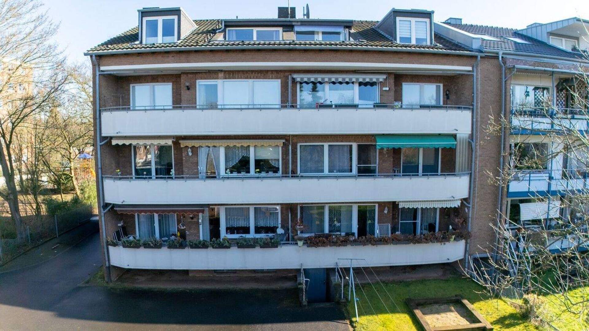 Einfamilienhaus in 41464 Neuss mit 580 m² kaufen
