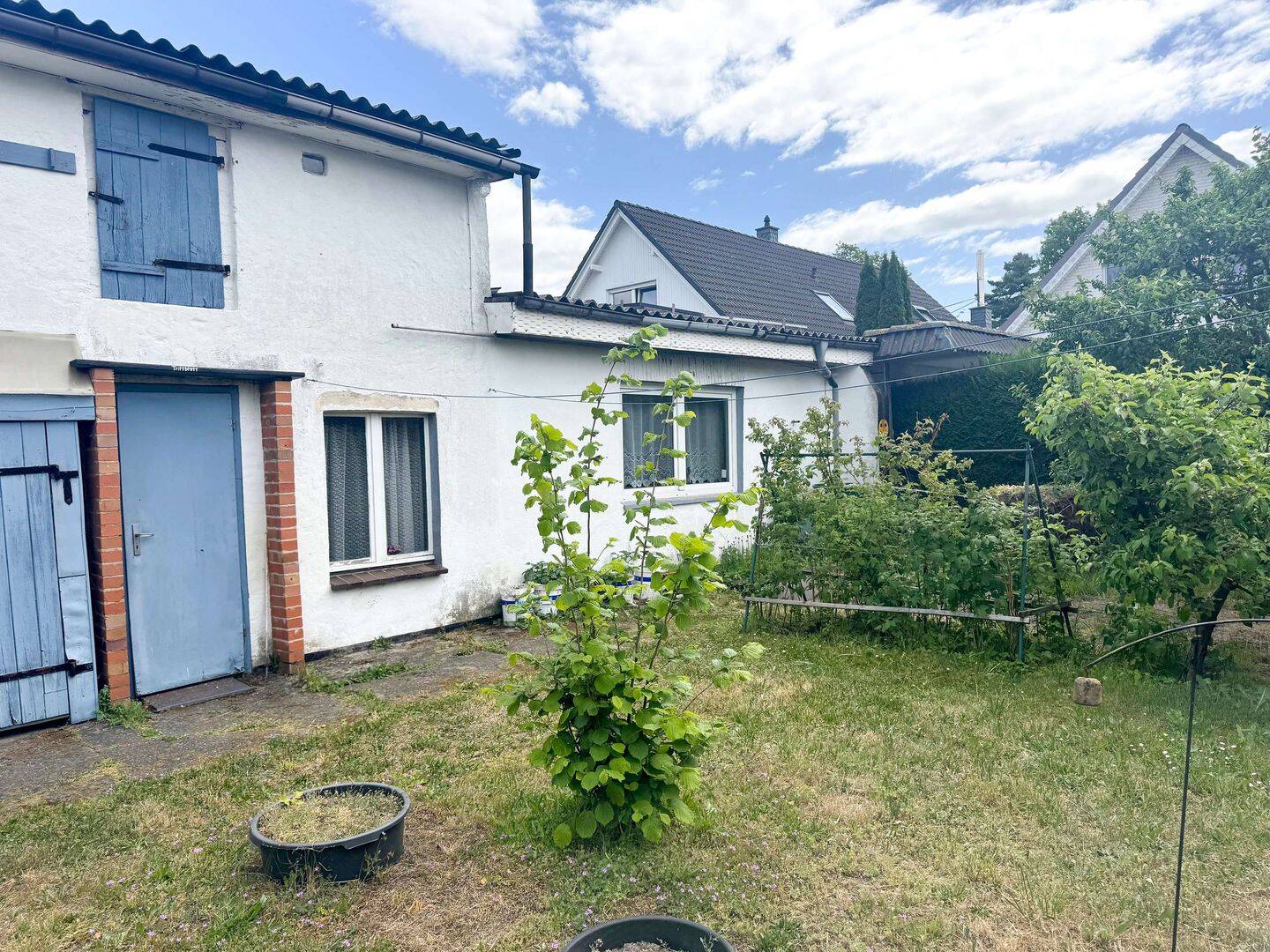 Großes Grundstück mit sanierungsbedürftigem Haus, voll unterkellert, viele Nebengelass – Berlin – Vorschaubild 9
