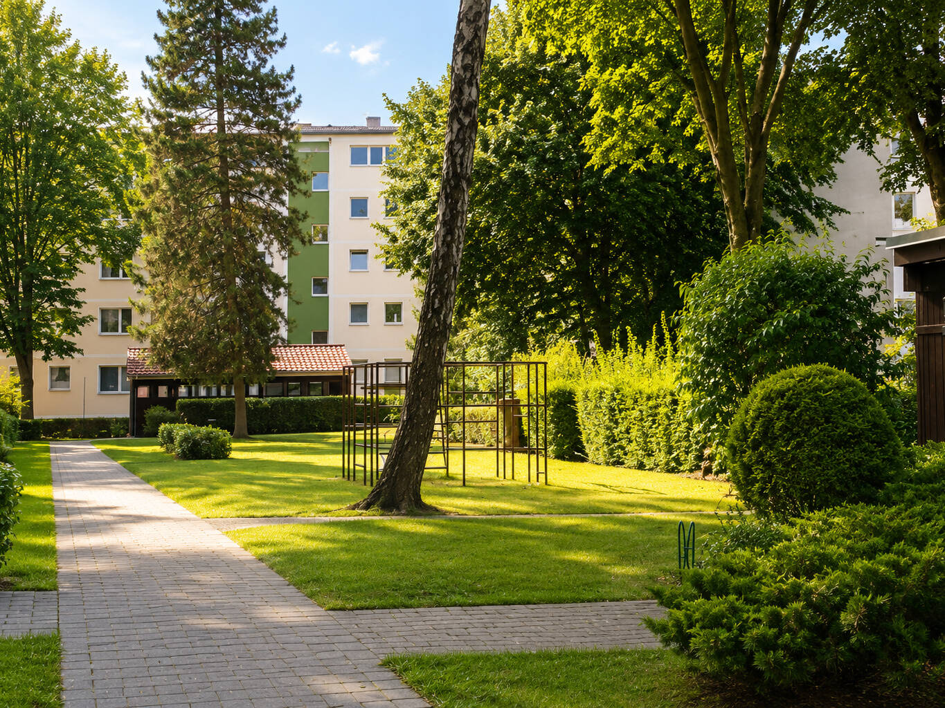 Wohnung in Parkähnlicher Anlage + Stellplatz , voll möbliert. – Berlin – Bild 1 von 9