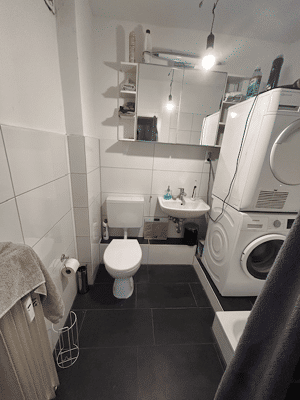 Moderne 2-Zimmer-Wohnung mit kleinem Garten - mit neuem Vinylboden und Wandtapeten – 47167 Duisburg – Vorschaubild 6