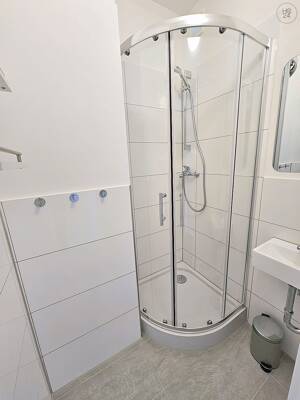 Modern möblierte Wohnung in toller Lage beim Marienplatz in Stuttgart Süd – 70178 Stuttgart – Vorschaubild 4