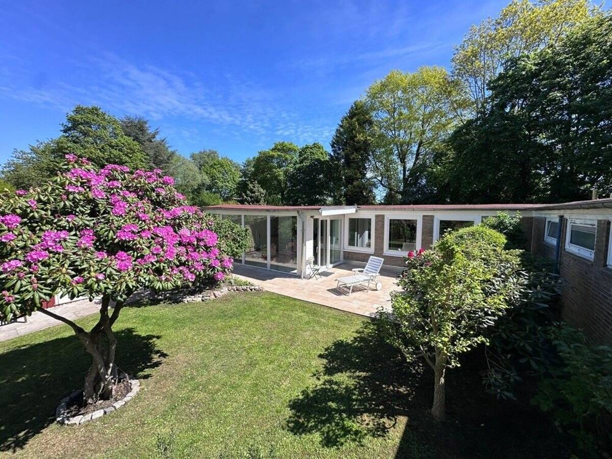 Zeitgemäßer 4 Zimmer - Bungalow mit Wintergarten für ebenerdiges & ruhiges Wohnen – 22547 Hamburg – Bild 1 von 9