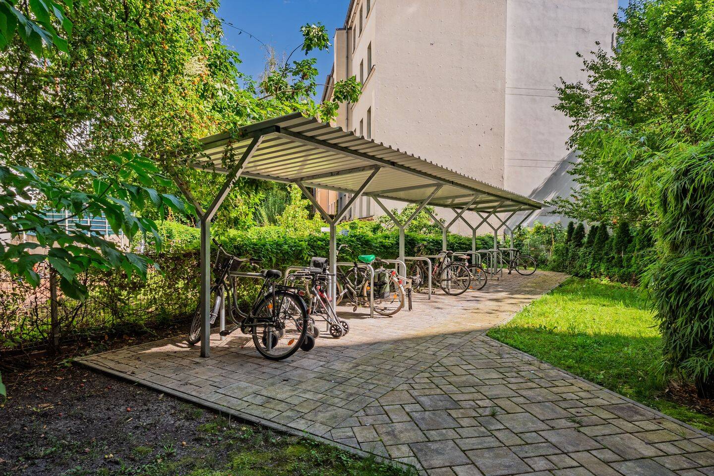 Perfekte Geldanlage - Attraktive Altbauwohnung mit traumhaftem Weitblick auf den Görlitzer Park – Berlin – Vorschaubild 7