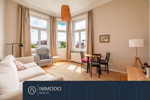 ?? Lichtdurchflutetes Unikat am Bayrischen Pltz - Sanierte 2 Zi Altbau Wohnung mit Süd-Balkon & Lift