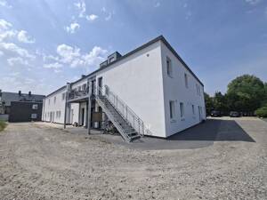 Singlewohnung im Obergeschoss / Erstbezug