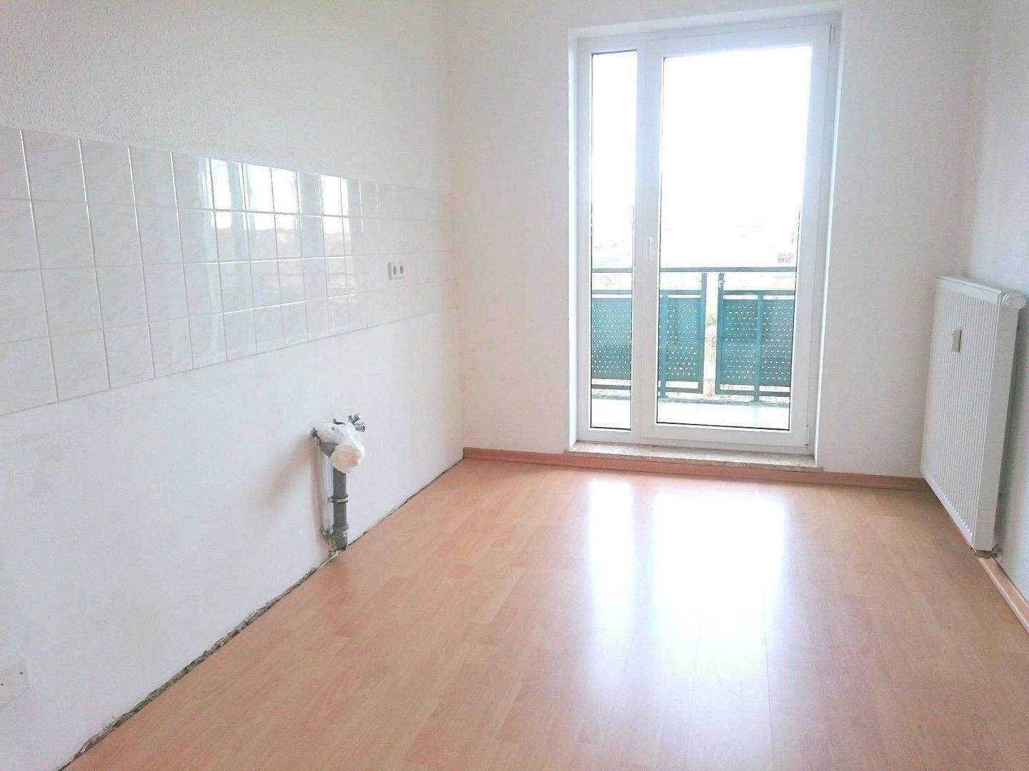!! 2-Zimmer-Wohnung in gepflegtem Mehrfamilienhaus mit Westbalkon !! – Chemnitz – Vorschaubild 2