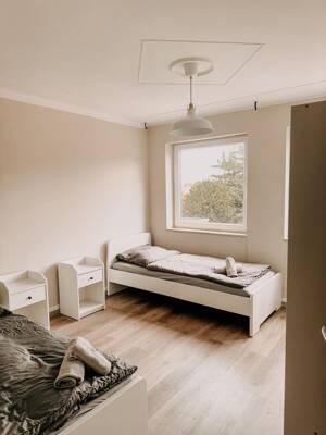 room is sharing