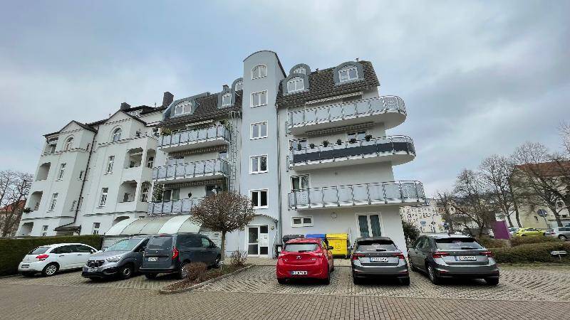 ##gemütliche 2-Raum-Wohnung mit großem Balkon, Stellplatz und Badewanne