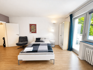 Helles, stilvolles Apartment mit Balkon und modernem Wohnkomfort (möbliert) – 50996 Köln – Vorschaubild 4