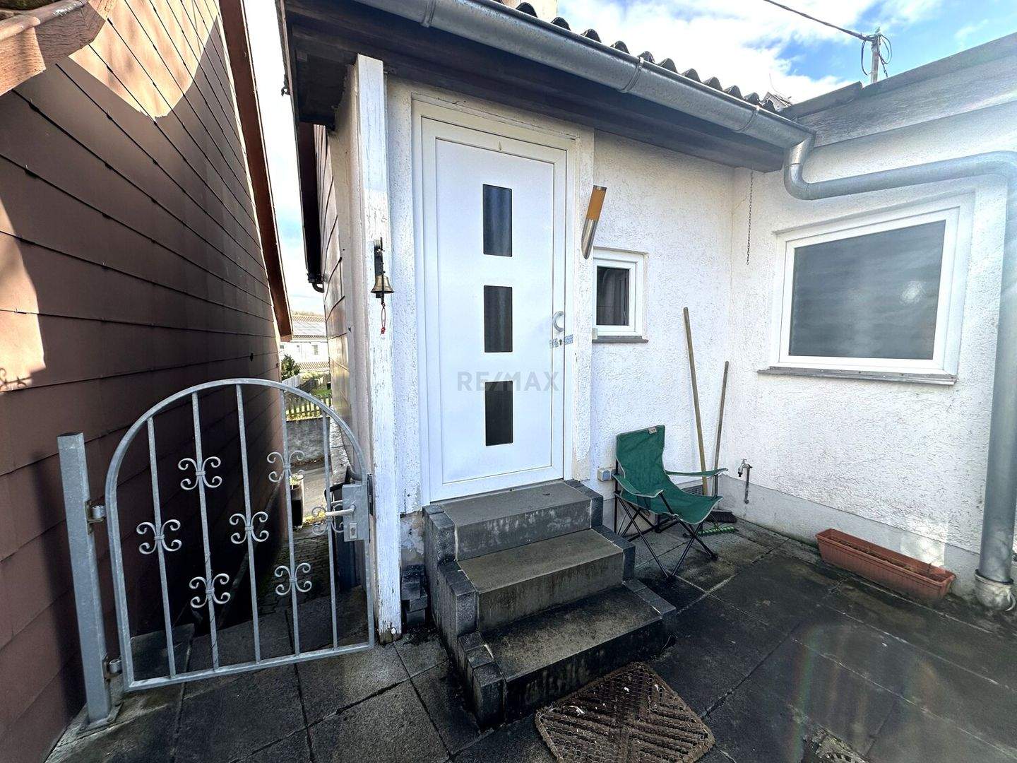 50m² kaufen und 116m² NUTZEN - Perfekt für 1-2 Personen mit Terrasse! Oder für Ihre Mitarbeiter? – Albershausen – Bild 1 von 9