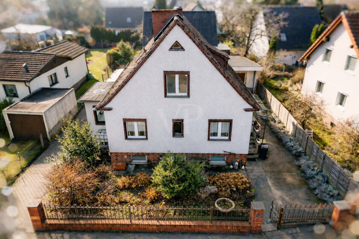 Raumwunder mit Kamin: Modernisiertes Einfamilienhaus mit 5 Räumen in ruhiger Lage – Berlin – Vorschaubild 2