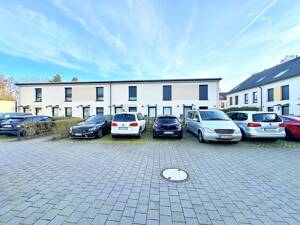 Modernes Reihenmittelhaus mit Garten und Stellplatz in familienfreundlicher Umgebung – 40229 Düsseldorf – Vorschaubild 2