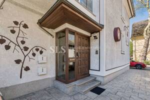 Doppelhaushälfte - ideal als Mehrgenerationenhaus - mit Balkon und Garten in begehrter Wohnlage – 45355 Essen – Vorschaubild 2
