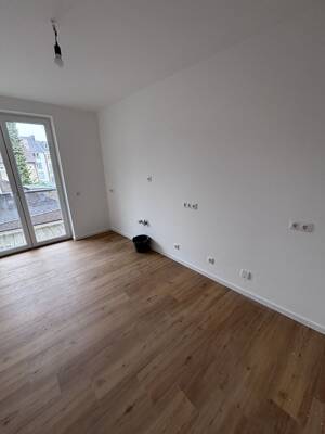 helle, komplett renovierte 2-ZKDB-Wohnung mit Balkon, Zentrum Aachen, Mariahilfstraße 1-3 ab sofort zu vermieten – 52062 Aachen – Vorschaubild 5