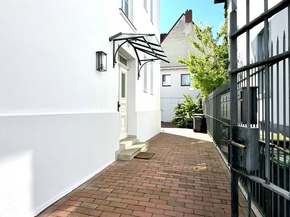 Lichtdurchflutete Dachgeschosswohnung in charmantem Altbau in Innenstadtlage – Bielefeld – Vorschaubild 2