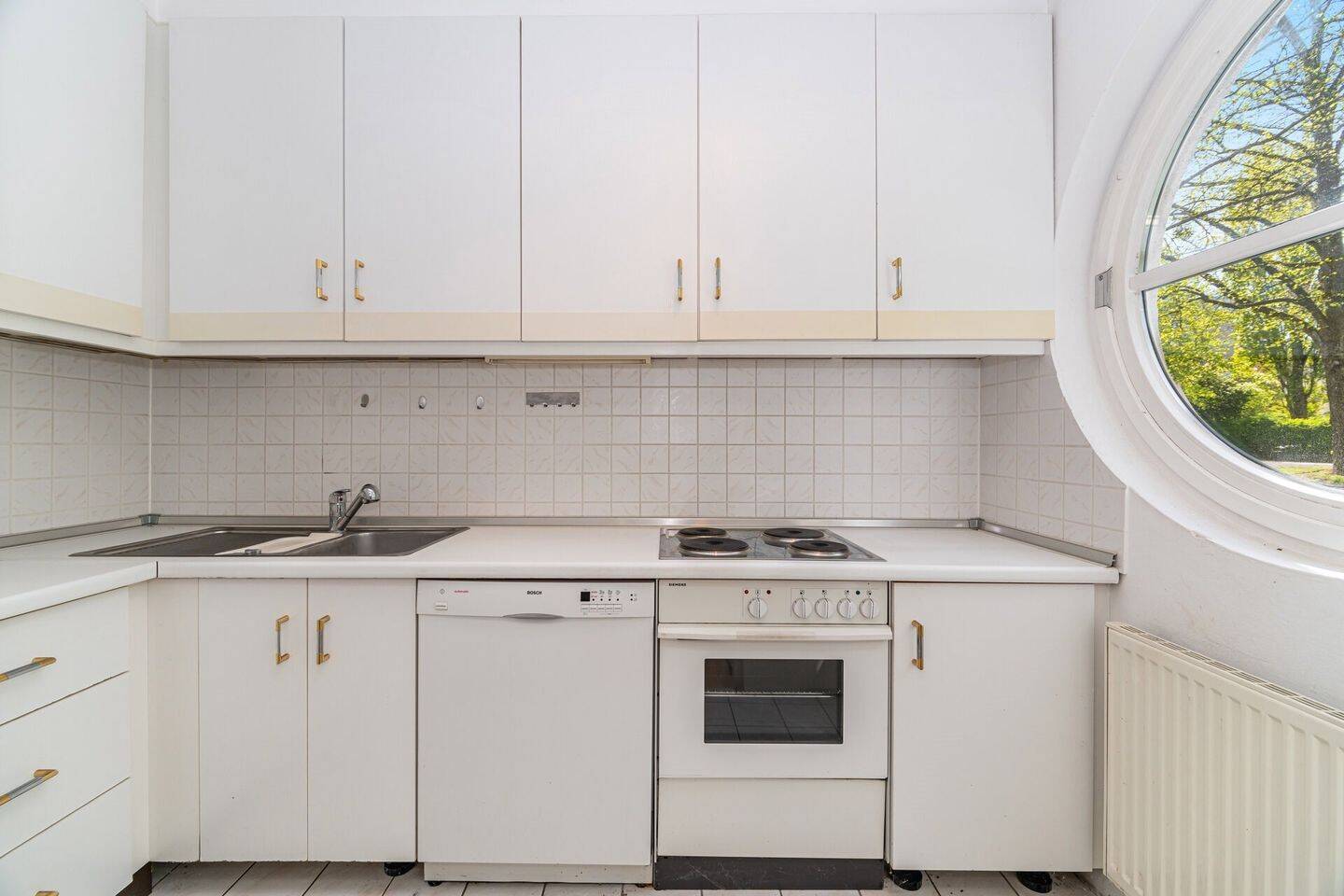 Helle 2,5-Zimmer-Erdgeschosswohnung mit großzügigem Garten – München – Vorschaubild 9