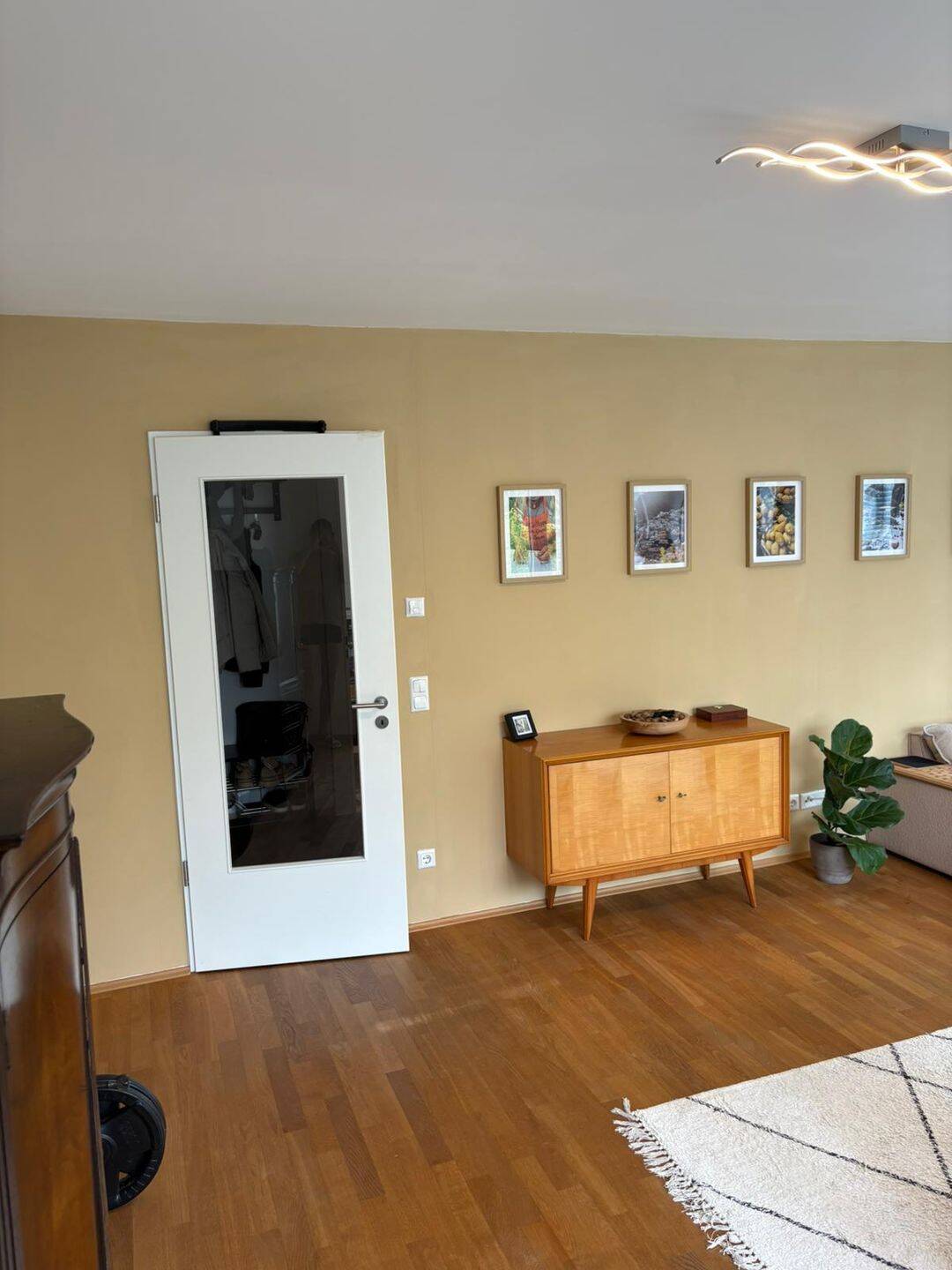 Urbanes Wohnen auf höchstem Niveau, Zentrale lichtdurchflutete 2,5-Zi.ETW u. TG-Stellplatz – München – Vorschaubild 5