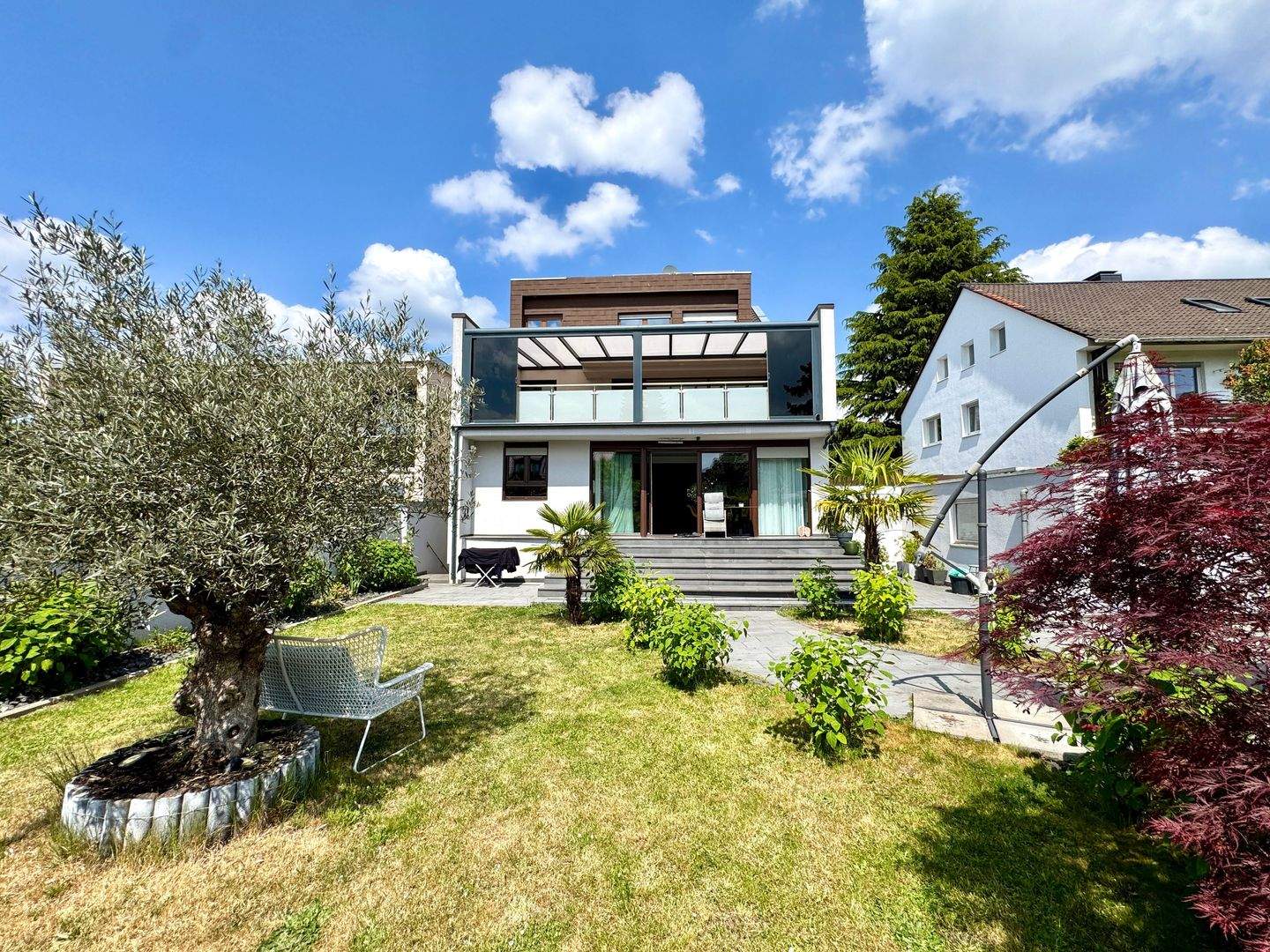 Bellevue Saarbrücken - hochwertig & energetisch saniertes 3-Parteien-Haus zu verkaufen – Saarbrücken – Bild 1 von 9