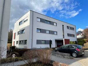 Hochwertige 2,5 Zi.-Wohnung mit Balkon, EBK u. TG-Stellplatz in zentraler Lage von Ellwangen