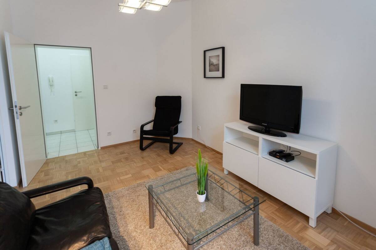 2 Zimmer Wohnung möbliert in Frankfurt Rödelheim – 60489 Frankfurt am Main – Bild 1 von 9