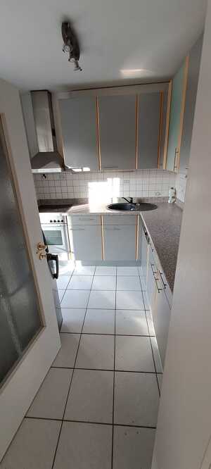 Bezugsfreie 3 Zimmer Gartenwohnung mit EBK und Kachelofen in ruhiger Wohnlage von München Denning! – 81929 München – Vorschaubild 7