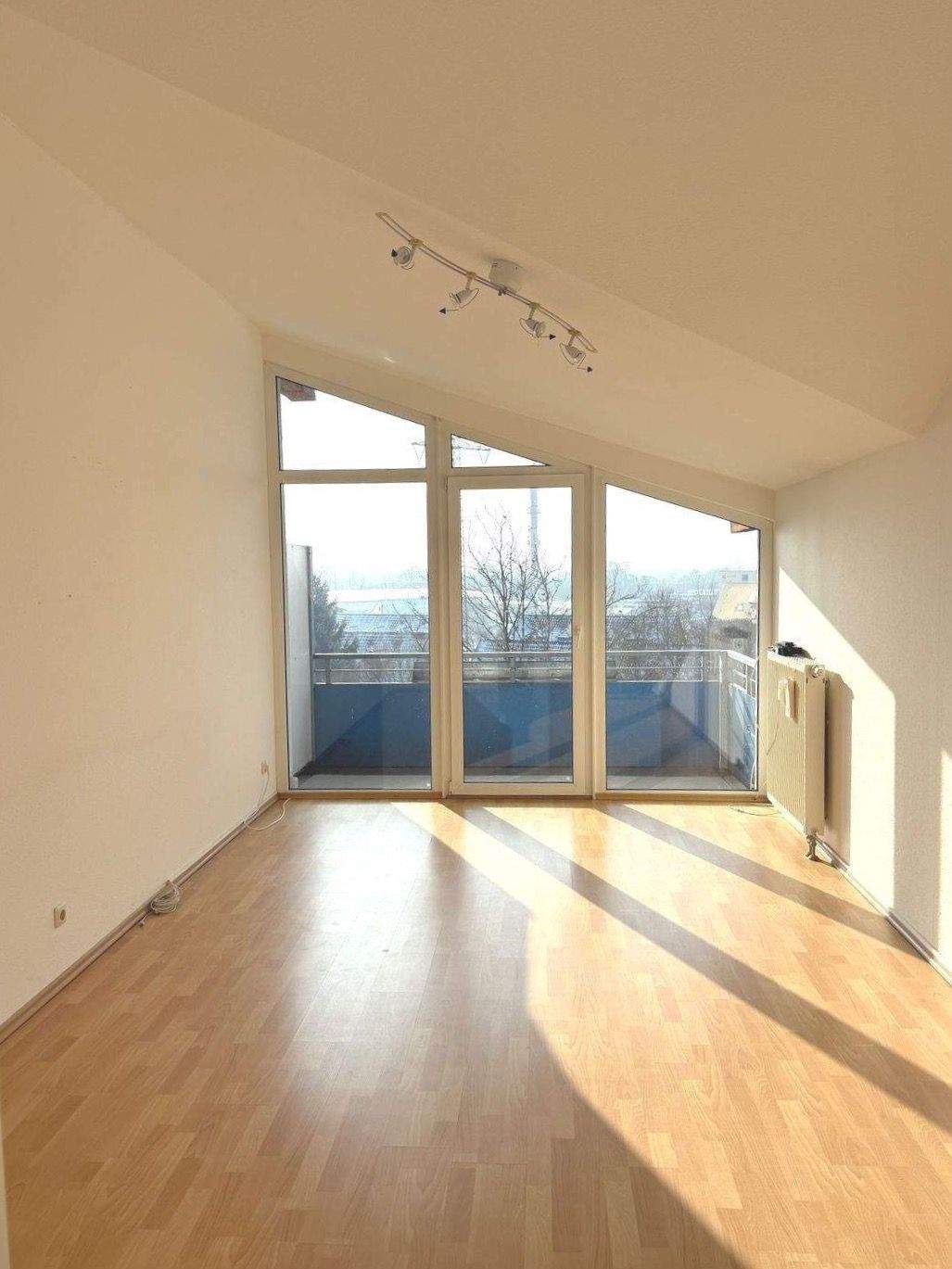 VERKAUFT: Perfekte erste Eigentumswohnung mit schöner Fernsicht und Top-Lage – Jena – Vorschaubild 2