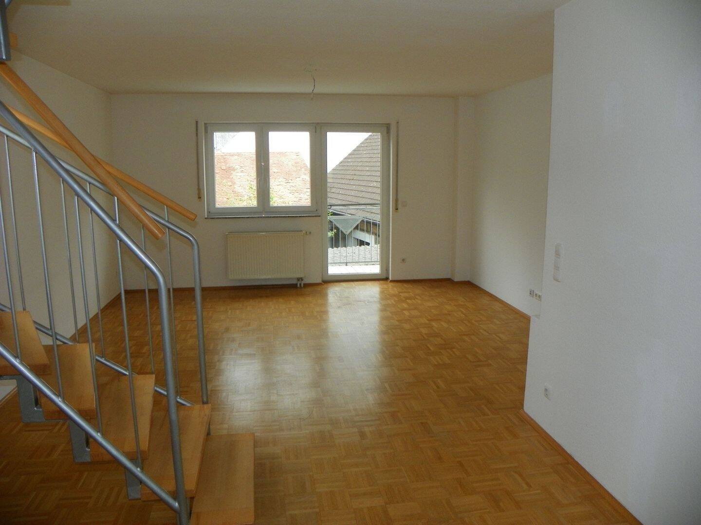 BAD VILBEL-GRONAU 2 MFH, insg. 8 gr. Wohnungen + 12 Kfz-Stellpl. in sehr gutem Zustand, Balkone, Parkett, zeitgem. Bäder, Investment mit Potential! – Bad Vilbel – Vorschaubild 9