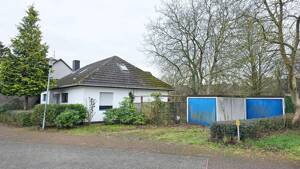 !! VERKAUFT !! BUNGALOW MIT EIGENTUMSGRUNDSTÜCK UND 2 GARAGEN! Modernisierungsbedürftig, aber mit solider Substanz – Im Kamp 13, 49152 Bad Essen – Vorschaubild 4