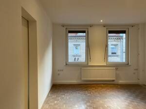 3-Zimmer-Wohnung mit Einbauküche in der Fürther Innenstadt – 90762 Fürth – Vorschaubild 4
