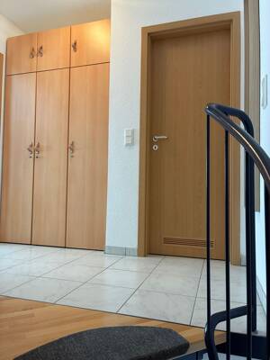 Vollmöblierte Maisonette-Wohnung mit umzäuntem Privatgarten, Terrasse, Keller/Hobbyraum&Pkw-Stellpl. – 42897 Remscheid – Vorschaubild 5