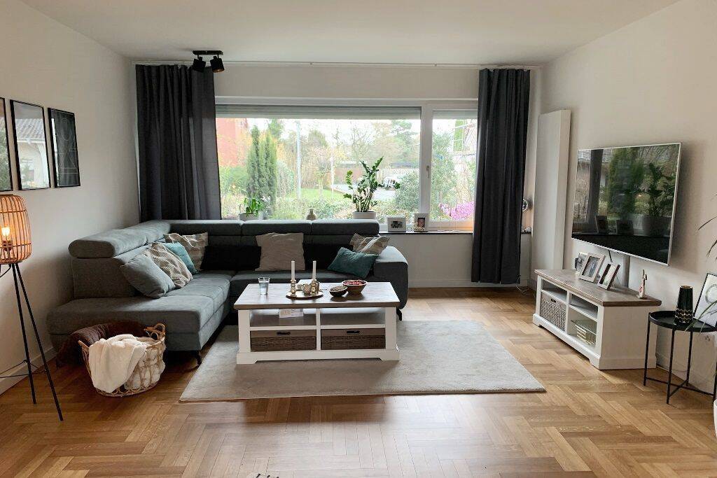 Topzentral gelegenes, modernisiertes Einfamilienhaus mit Garage auf schönem Gartengrundstück – Cloppenburg – Vorschaubild 2