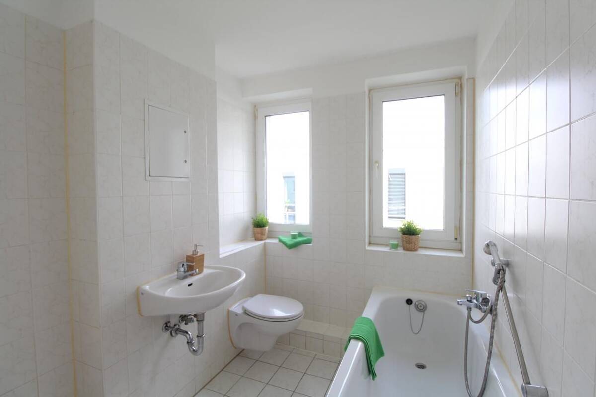 3 Zimmer, 65 m², Sanierung beginnt: Ihr neues Zuhause in Stadtfeld-Ost – 39110 Magdeburg – Bild 1 von 6