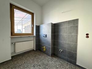 Vielseitiges Wohn- und Geschäftshaus mit Charme, Terrasse und attraktiver Nutzungskombination – 91058 Erlangen – Vorschaubild 3