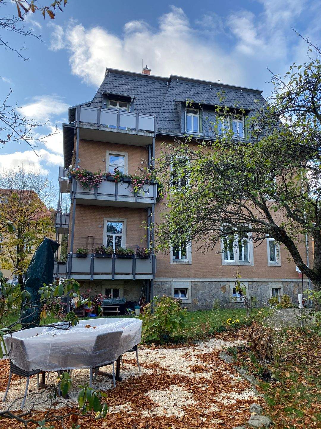 Attraktive 3 Zi.Wohnung mit Balkon, Fußbodenheizung und Parkettboden ! – Dresden – Vorschaubild 4
