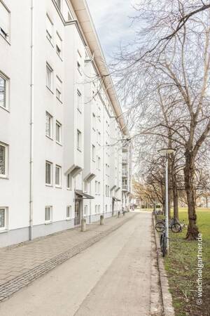 Direkt am Olympiapark: Attraktive Eigentumswohnung mit Süd-West-Loggia zum ruhigen Innenhof – 80637 München – Vorschaubild 3